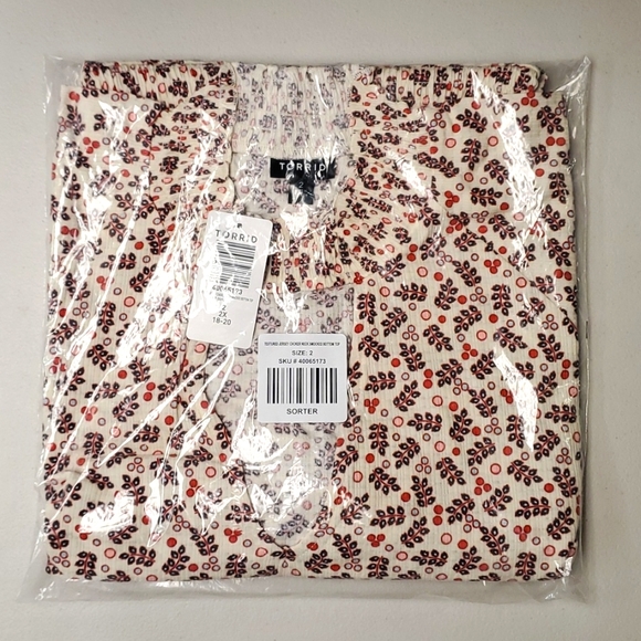 ❤️NWT VINTAGE TORRID CHOKER BLOUSE - GARDEN PRINT - SMOCKED - PLUS SIZE - Picture 3 of 10